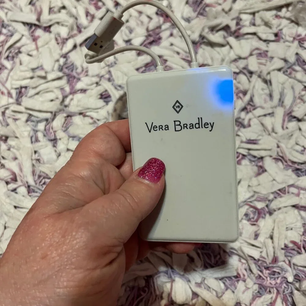 Vera Bradley Chic Buds USB Charger Power Bank Like NEW
